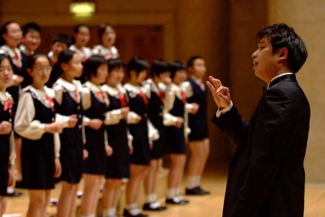 北京爱乐合唱团《我们是共产主义接班人》唱响熟悉旋律