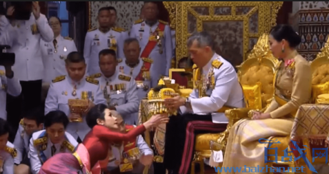 泰国国王公开纳妃，3个月前才封后！87年来首次承认一夫多妻制，盘点世界上一夫多妻制的国家。