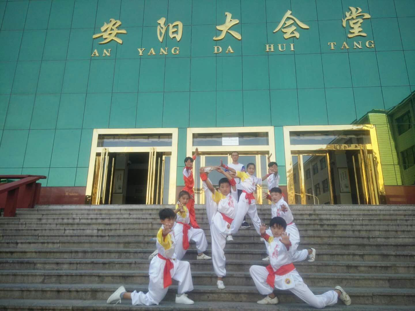 吕村龙腾跆拳道加盟华视搜星《星梦工厂》影视艺术人才孵化基地