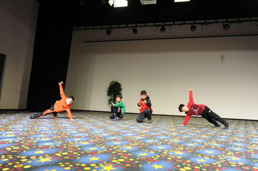 北京叶子舞蹈艺术中心加盟华视搜星《星梦工厂》影视艺术人才孵化基地