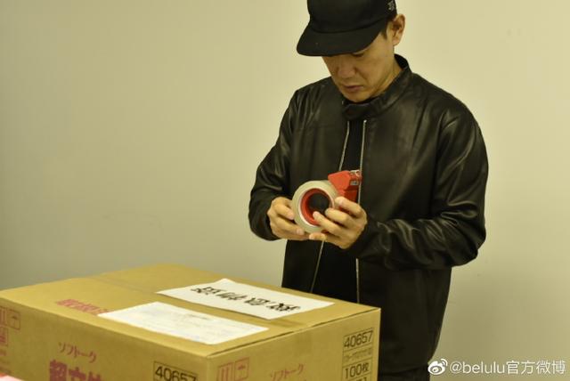 日本男星矢野浩二为武汉捐13万只口罩，已与天天兄弟捐款100万