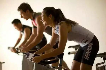 运动健身：如何选择简单有效的增肌训练计划?让你在最短的时间增肌